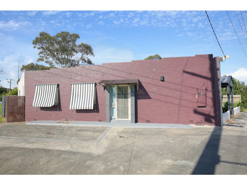 2 Railway Avenue, Tynong VIC 3813