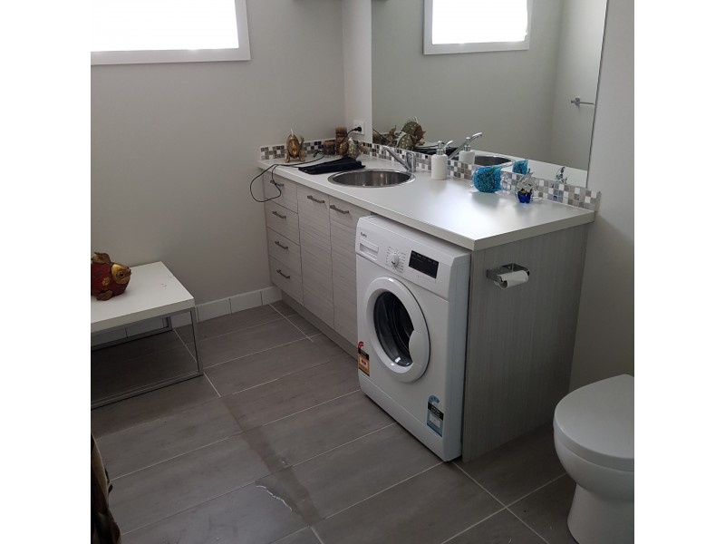 2 Railway Avenue, Tynong VIC 3813