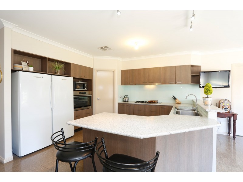 8 Galli Court, Hillside VIC 3037