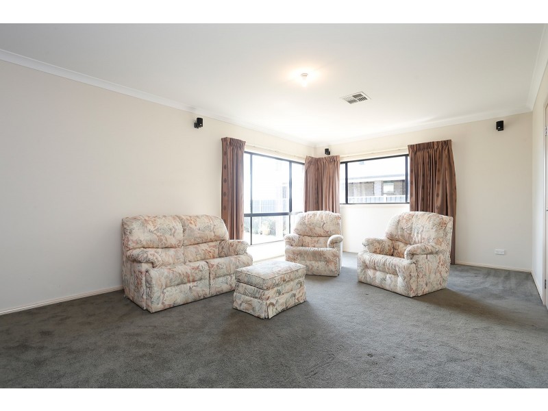 8 Galli Court, Hillside VIC 3037