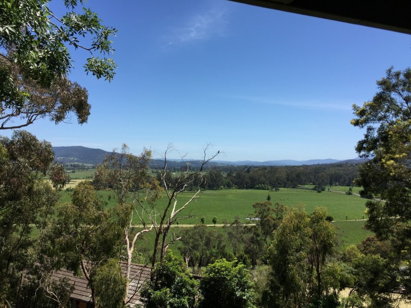 30 Alan Grove, Woori Yallock VIC 3139