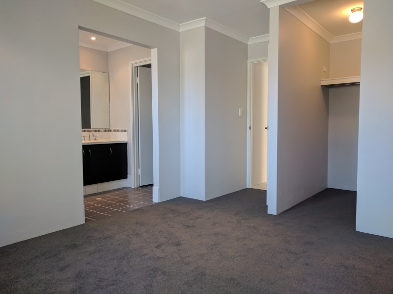 1 Covent Fairway, Pearsall WA 6065