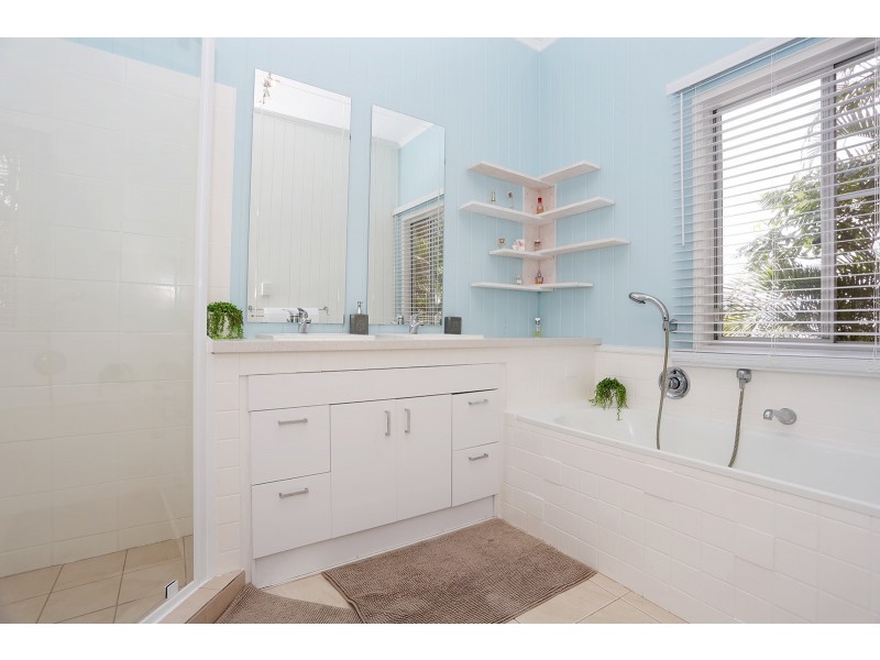 98 Joffre Street, Wynnum QLD 4178