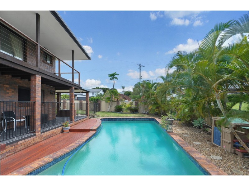 15 Crinum Crescent, Southport QLD 4215