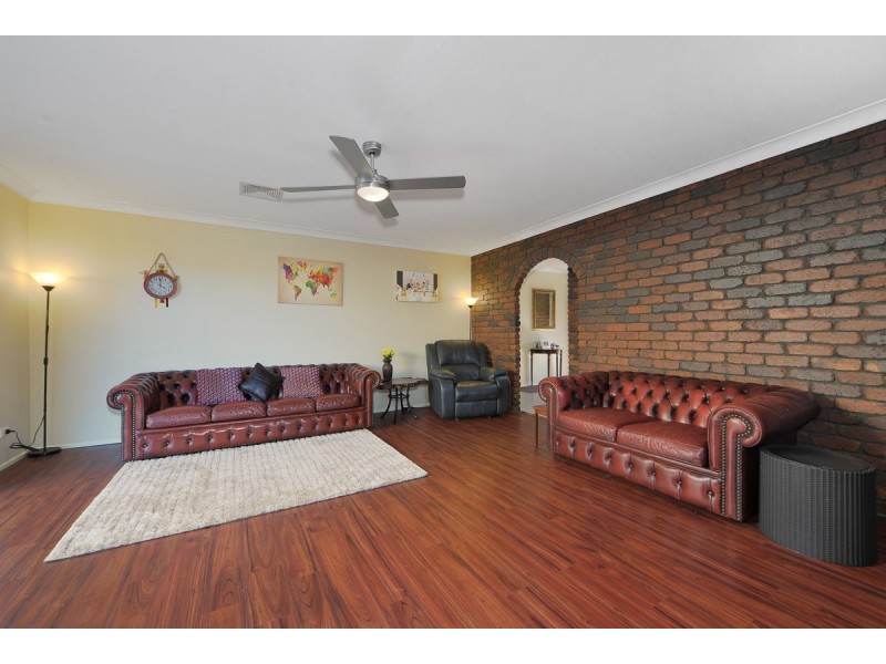 15 Crinum Crescent, Southport QLD 4215