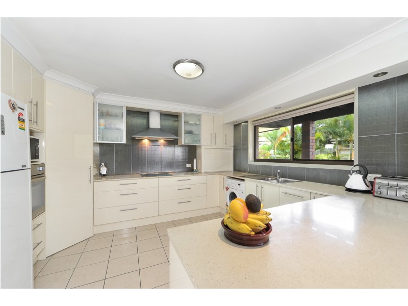 15 Crinum Crescent, Southport QLD 4215