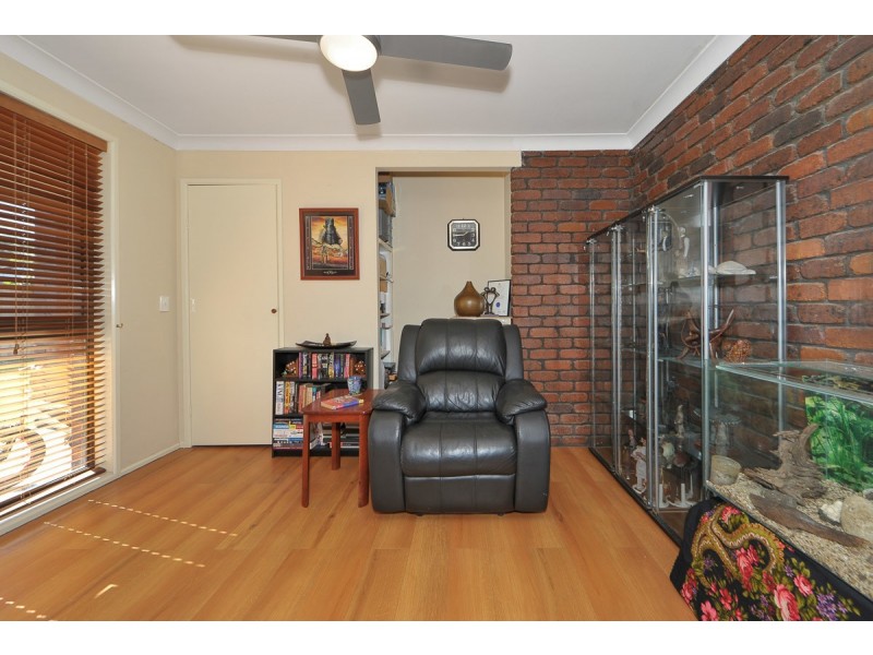 15 Crinum Crescent, Southport QLD 4215