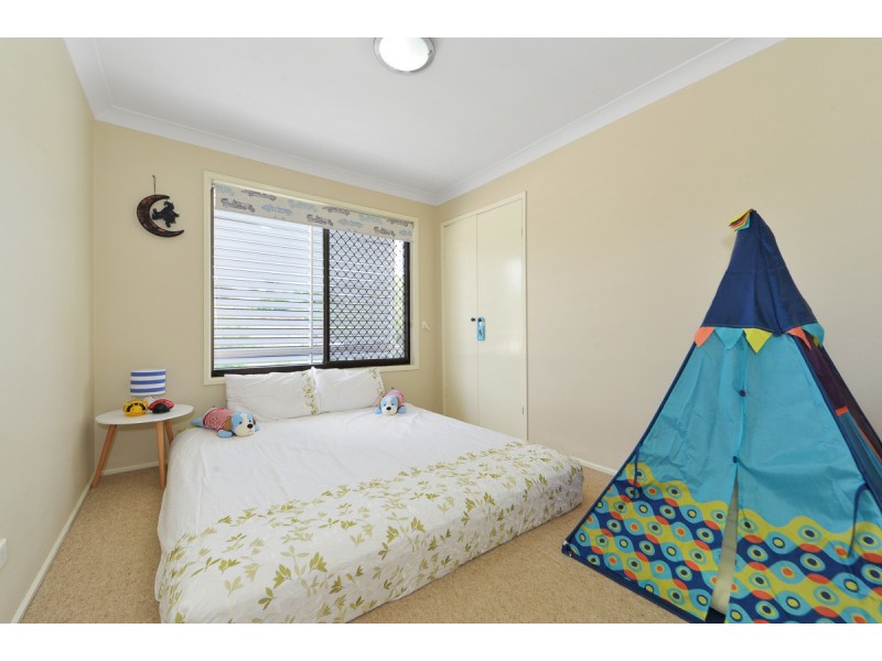 15 Crinum Crescent, Southport QLD 4215