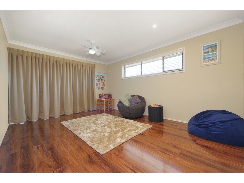 15 Crinum Crescent, Southport QLD 4215