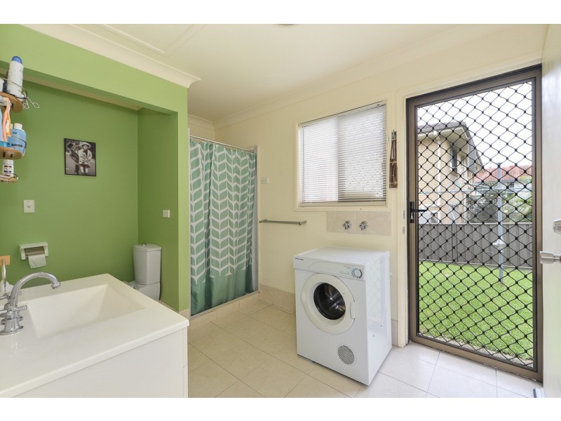 15 Crinum Crescent, Southport QLD 4215