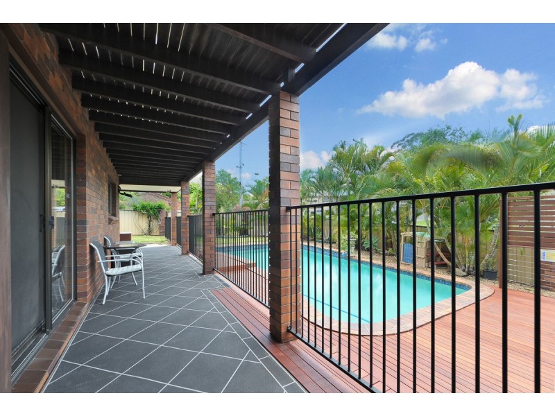 15 Crinum Crescent, Southport QLD 4215