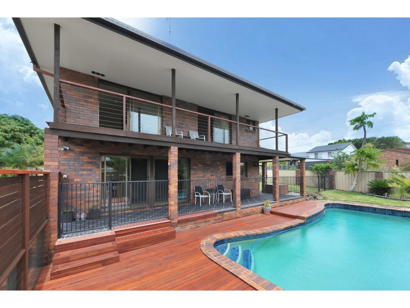 15 Crinum Crescent, Southport QLD 4215