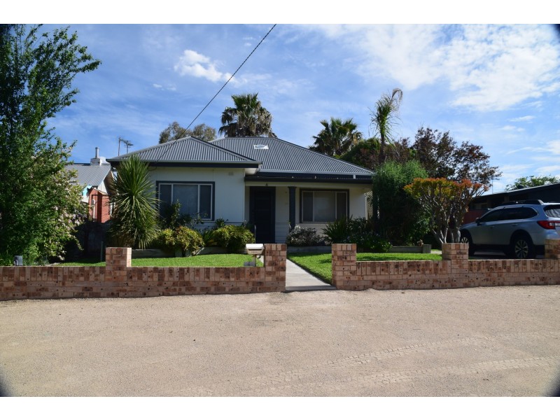 4 Hayes Street, North Wagga Wagga NSW 2650