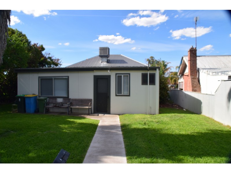 4 Hayes Street, North Wagga Wagga NSW 2650