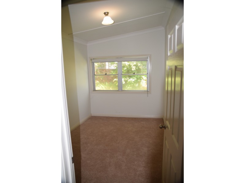 4 Hayes Street, North Wagga Wagga NSW 2650