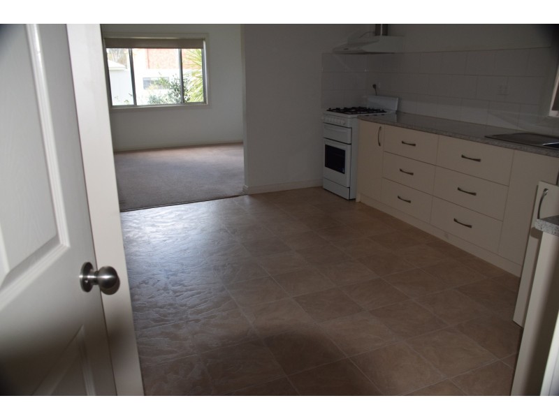 4 Hayes Street, North Wagga Wagga NSW 2650