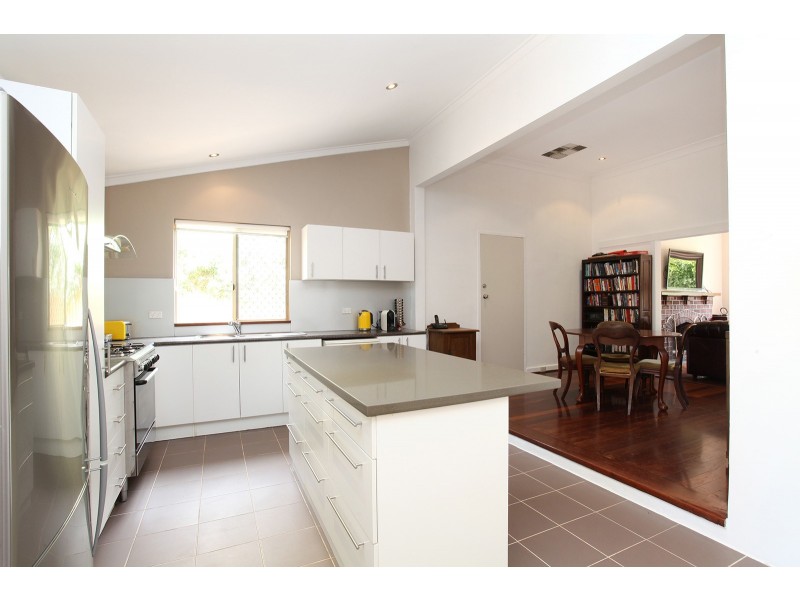 30 Wood Street, Inglewood WA 6052