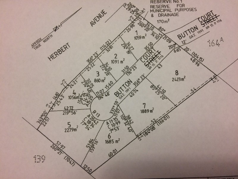 37 BUTTON STREET, Strathdale VIC 3550