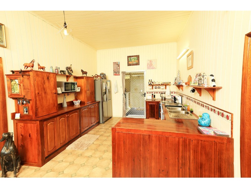 533 Gentle Annie Road, Ambrose QLD 4695