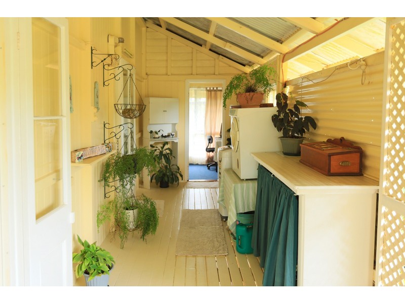 533 Gentle Annie Road, Ambrose QLD 4695