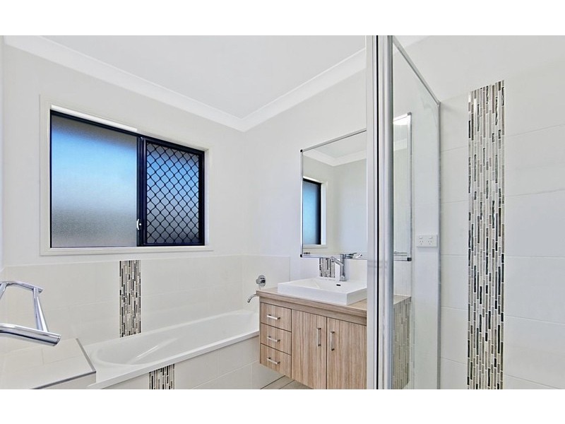 19 Marblewood Circuit, Mount Low QLD 4818