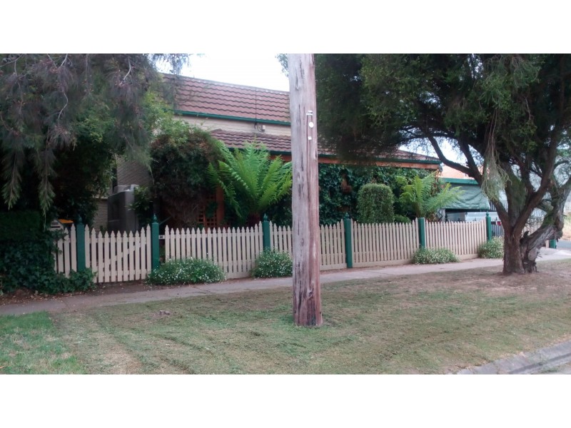 15 Banksia Street, Ararat VIC 3377