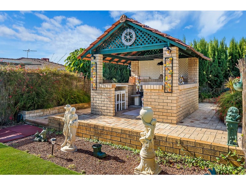 15 Chidley Place, Rockingham WA 6168