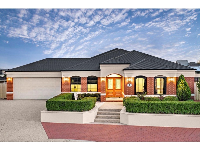 4 Carmela Corner, Wandina WA 6530