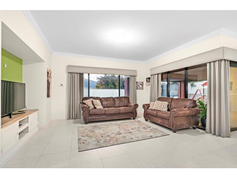 4 Carmela Corner, Wandina WA 6530