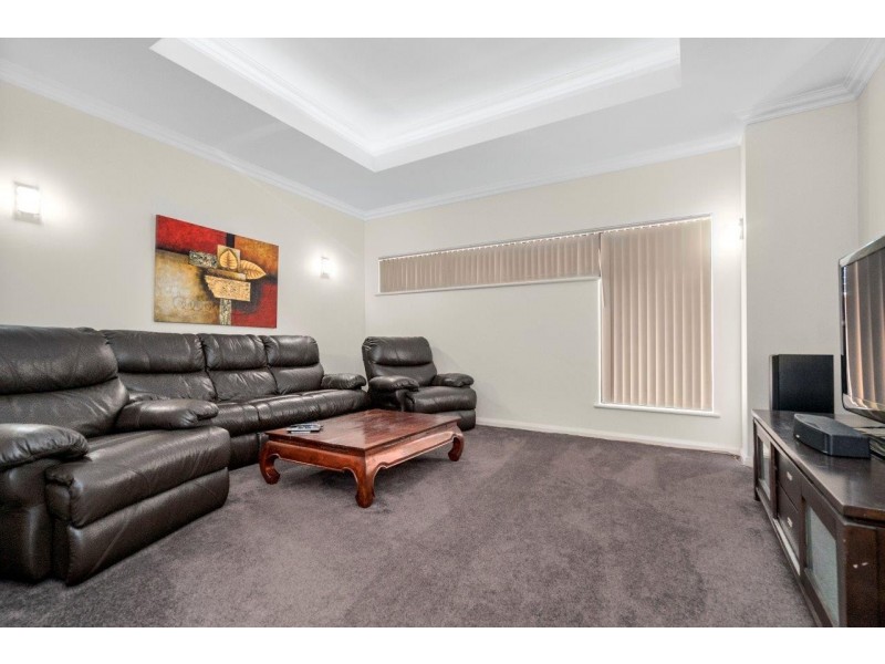 4 Carmela Corner, Wandina WA 6530