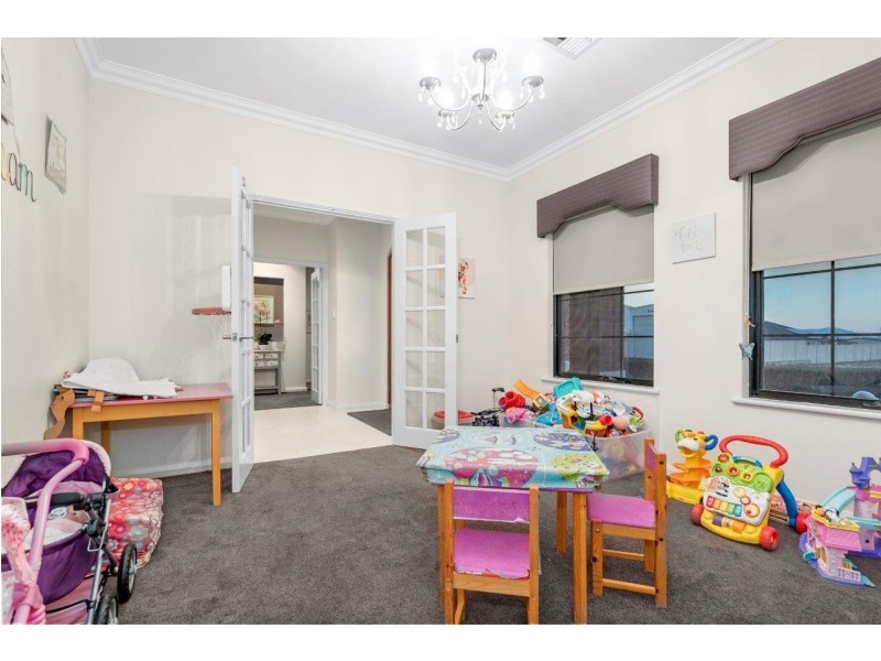 4 Carmela Corner, Wandina WA 6530