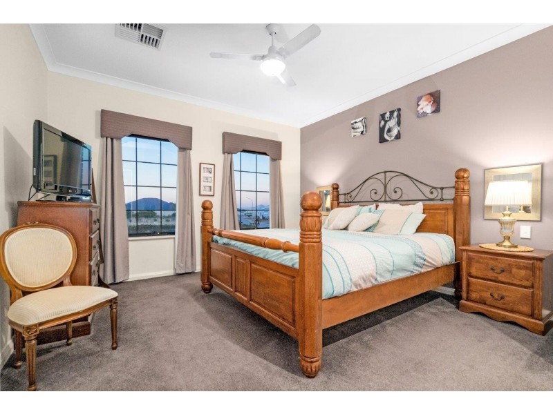 4 Carmela Corner, Wandina WA 6530