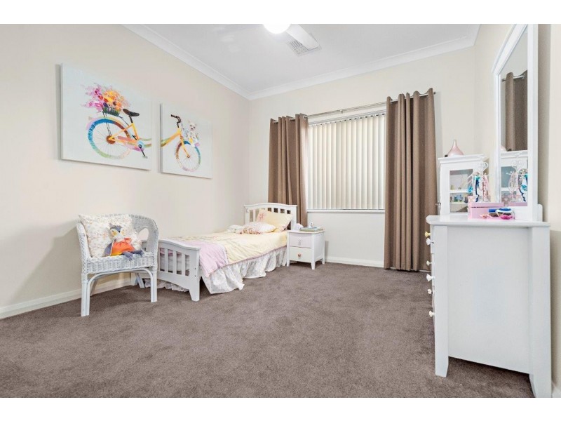 4 Carmela Corner, Wandina WA 6530