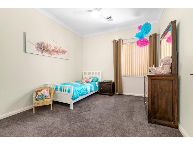 4 Carmela Corner, Wandina WA 6530