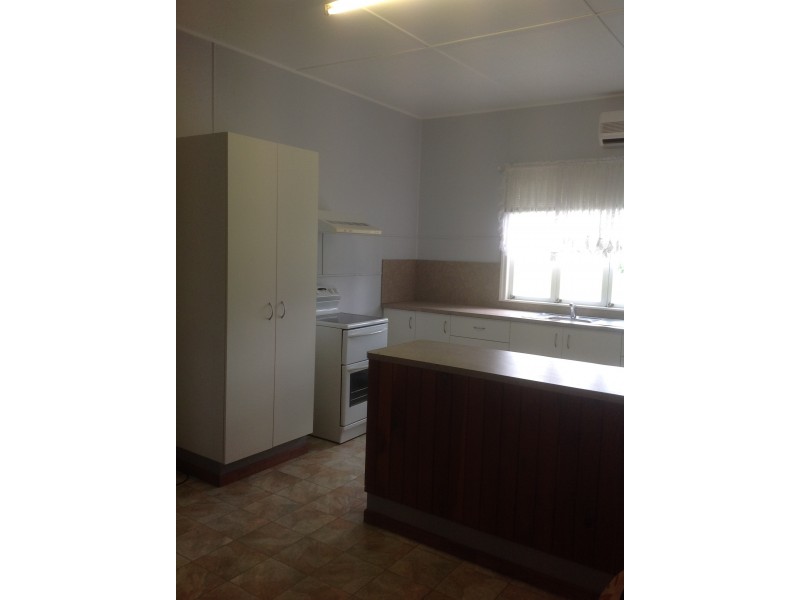 1 Frederick Street, Eidsvold QLD 4627