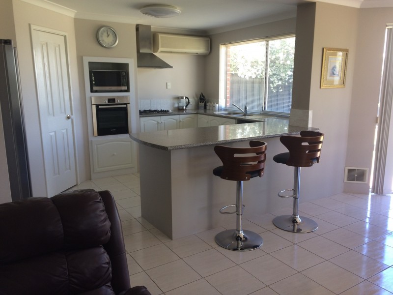 2 Portofino Crescent, Pelican Point WA 6230