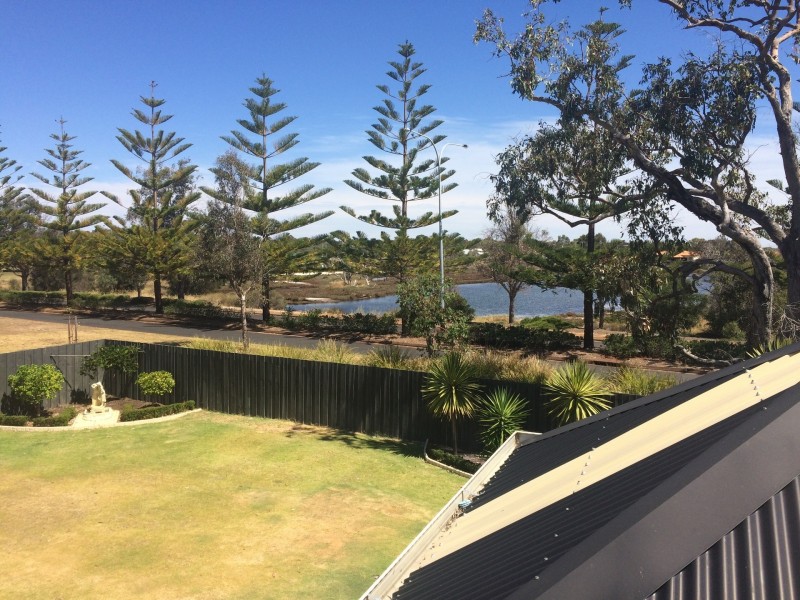 2 Portofino Crescent, Pelican Point WA 6230