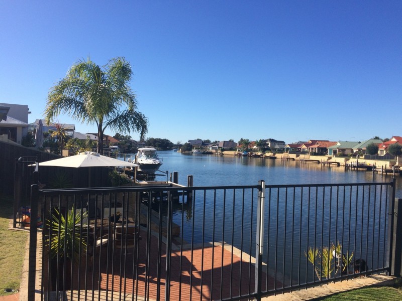 2 Portofino Crescent, Pelican Point WA 6230