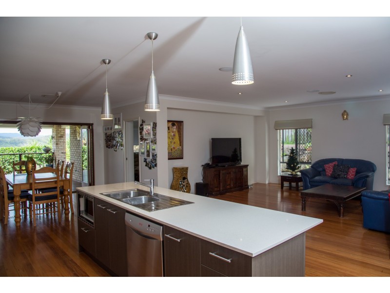 37 Wunburra Circle, Pacific Pines QLD 4211