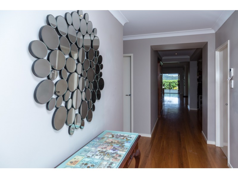 37 Wunburra Circle, Pacific Pines QLD 4211