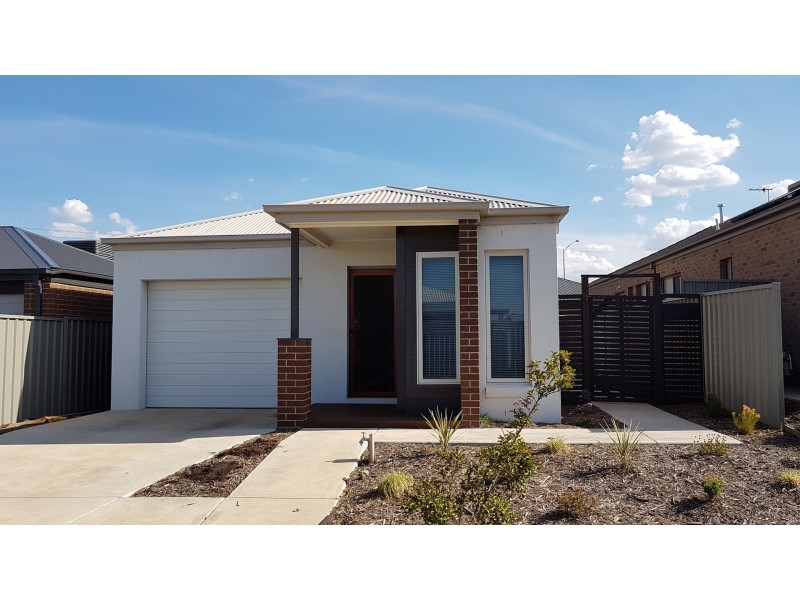 15 Orton Crescent, Maddingley VIC 3340