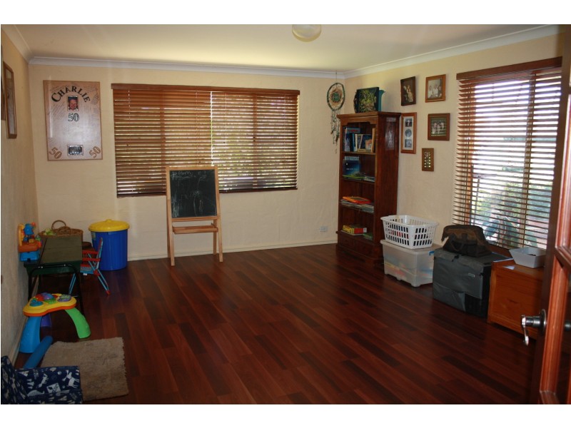 15 McDowell Street, Waroona WA 6215