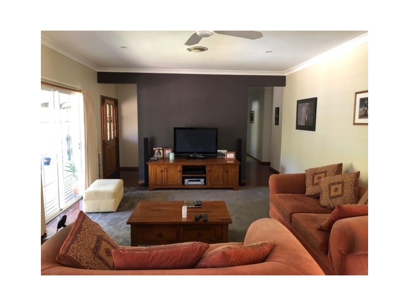 14 Narambi Close, Moruya NSW 2537