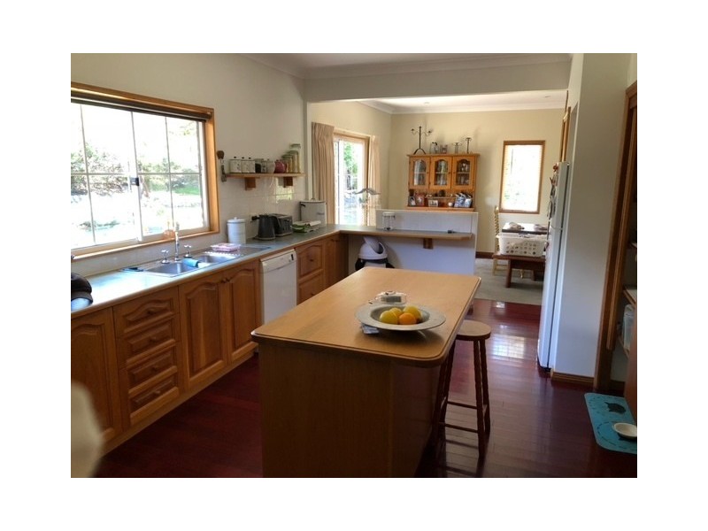 14 Narambi Close, Moruya NSW 2537