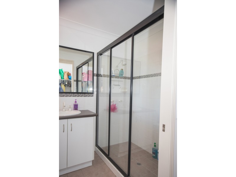 2-12 Ipswich Street, Grandchester QLD 4340