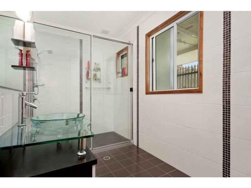 42 Macilwraith Street, Manoora QLD 4870