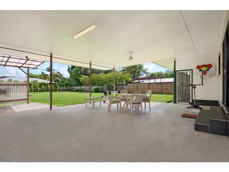 42 Macilwraith Street, Manoora QLD 4870