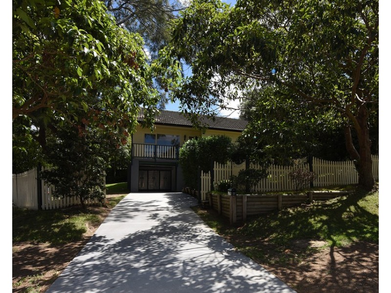 2 Lakeview Parade, Warriewood NSW 2102