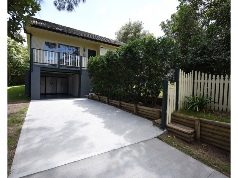 2 Lakeview Parade, Warriewood NSW 2102