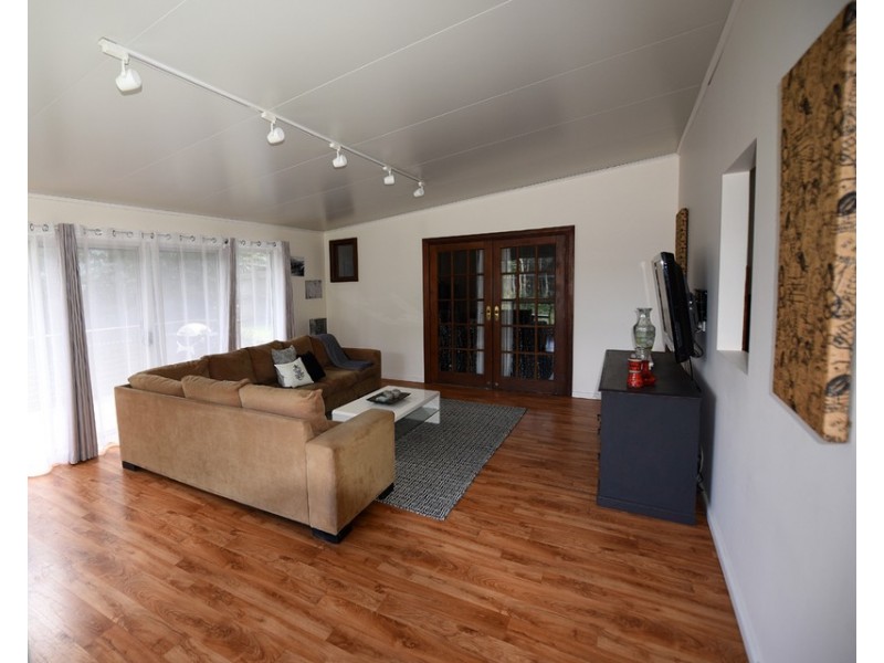 2 Lakeview Parade, Warriewood NSW 2102